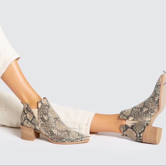 Dolce Vita Bianca Snakeskin Leather Booties - Picture 4 of 8